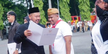 Kado Spesial Hari Pahlawan, Bupati Gresik Serahkan SK Pengangkatan 3.022 PPPK
