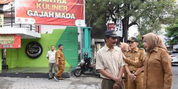 Pedagang Sentra Kuliner Mengeluh Sepi Pembeli ke Wabup Sidoarjo
