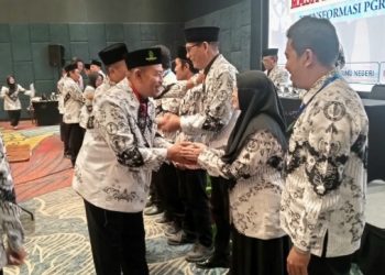 Aris Efendi Emban Amanah Lagi Ketua PGRI Cabang Sidoarjo 2025-2030