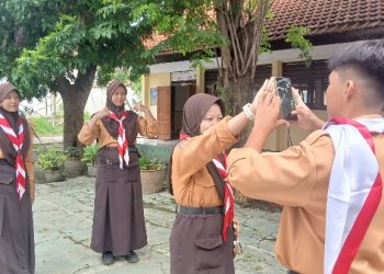 Siswa SMP Negeri 8 Pasuruan Dilatih Kewirausahaan Secara Digital
