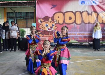 Peringati Bulan Bahasa Perkuat Persatuan dan Kreativitas Siswa SMA Negeri 1 Porong