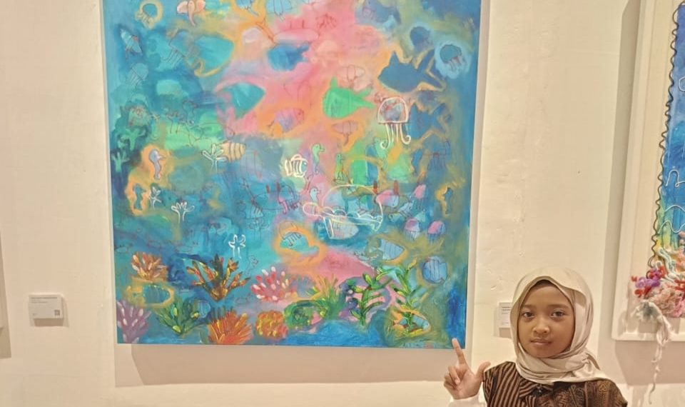 Pesan Ekologis Aisyah Hilya dalam Pameran Internasional SENGKUNI 7 di Unesa