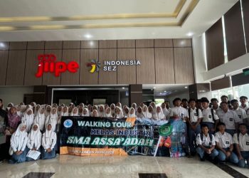 Siswa SMA Assa’adah Bungah Kunjungi KEK JIIPE Manyar