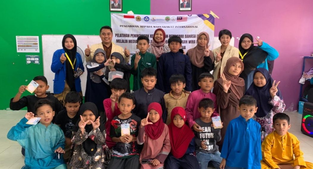 Program Studi Pendidikan Bahasa Inggris Gelar Pelatihan Internasional Pengembangan Materi Listening Berbasis AI di Sanggar Bimbingan Wira Damai, di Selangor