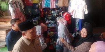 Pasar Taman Tak Sediakan Apar Pasca Kebakaran, BHS Langsung Beri Bantuan 3 Apar