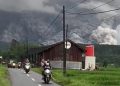 Awan Panas Semeru Meluncur 13 Km, Curah Hujan Tinggi Tingkatkan Ancaman, BPBD Imbau Warga Menjauh dari Sungai