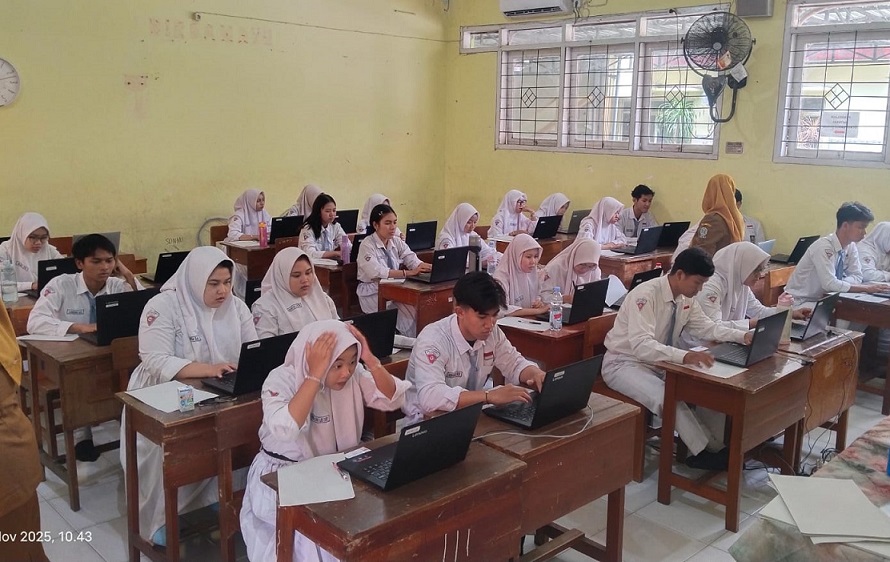 Pelaksanaan TKA Perdana Tingkat SMA/SMK di Wilayah Sidoarjo Berjalan Lancar