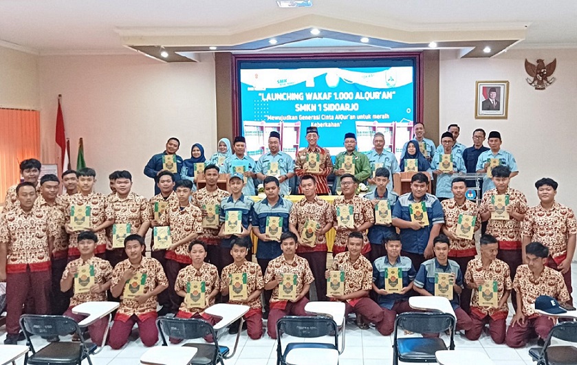 Dari Partisipasi, SMK Negeri 1 Sidoarjo Launching Wakaf 1000 Al Qur’an
