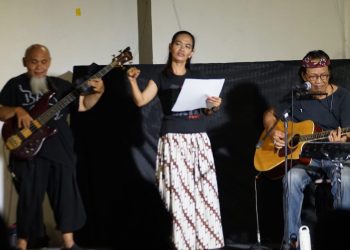 Rayakan Hari Pahlawan, Rayakan WS Rendra