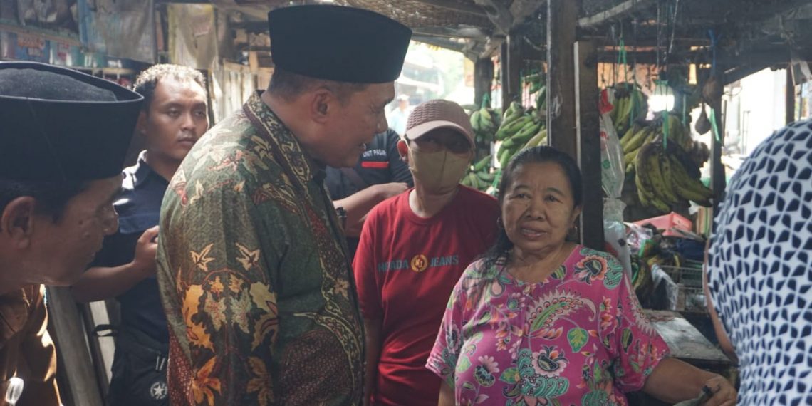 Jelang Tahun Baru, Bambang Haryo Kunjungi Pasar Ngaban Pantau Harga Sembako