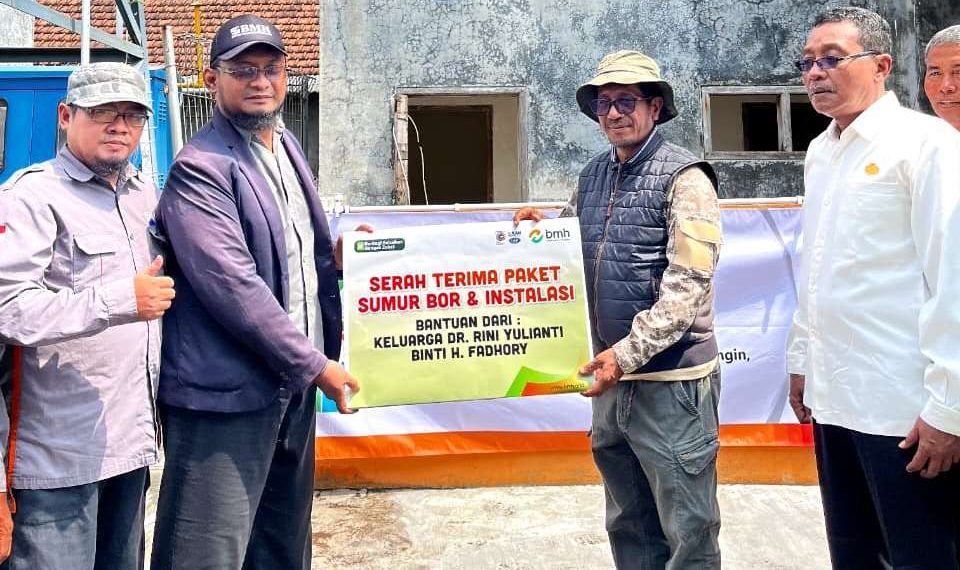 BMH Unit Sidoarjo Bersama Donatur Keluarga dr. Rini Yulianti binti H. Fadhory Resmikan Sumur Bor di Tanggulangin, Sidoarjo