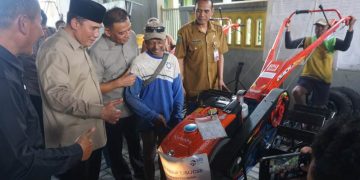 Bambang Haryo Bersama BRI Peduli Serahkan Bantuan Hand Traktor Pertanian, Dukung Peningkatan Produksi Petani