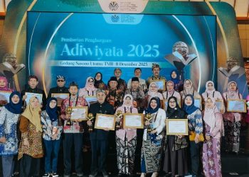 Membanggakan, 16 SD SMP MTs Sidoarjo Raih Penghargaan Adiwiyata 2025