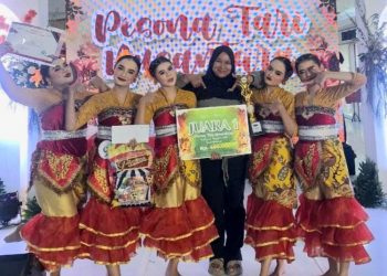 Tari ‘Tumpeng Bandeng Asap’ Karya Siswa SMP PGRI 1 Buduran Juara 1 Lomba Tari se Jatim 2025