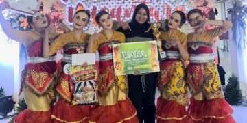 Tari ‘Tumpeng Bandeng Asap’ Karya Siswa SMP PGRI 1 Buduran Juara 1 Lomba Tari se Jatim 2025