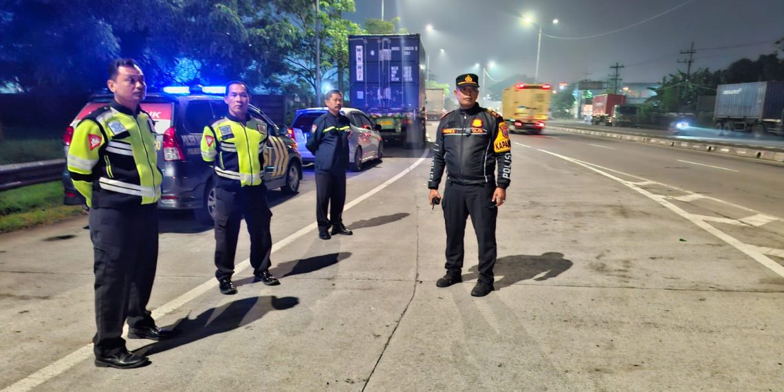 Blue Light Patrol di Exit Tol KLBM, Polsek Balongbendo Sidoarjo Persempit Ruang Gerak Kejahatan Malam Hari
