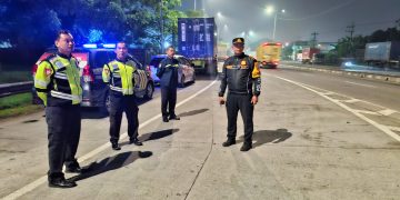 Blue Light Patrol di Exit Tol KLBM, Polsek Balongbendo Sidoarjo Persempit Ruang Gerak Kejahatan Malam Hari
