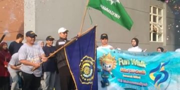 Ribuan Peserta ‘Fun Walk’ Ramaikan Milad ke-45 Universitas Muhammadiyah Gresik