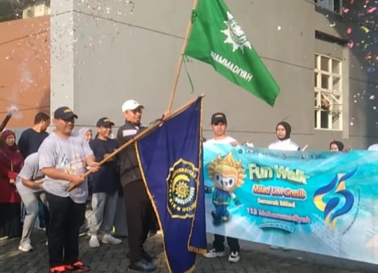 Ribuan Peserta ‘Fun Walk’ Ramaikan Milad ke-45 Universitas Muhammadiyah Gresik