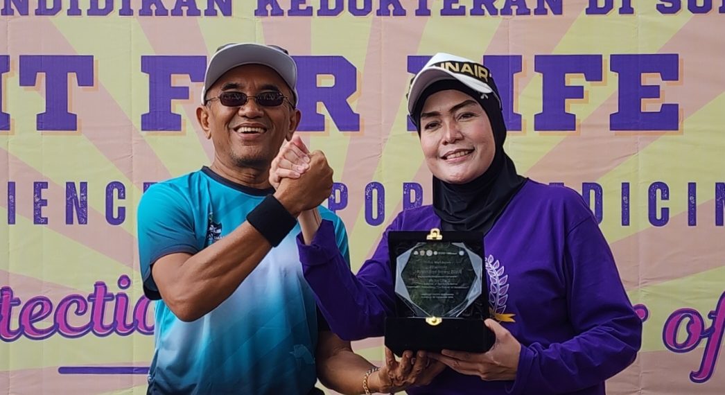 Pengmas Alumni DVE Unair 2025 dan IM2B,  Ajak Masyarakat Olahraga dan Edukasi Kesehatan Kulit