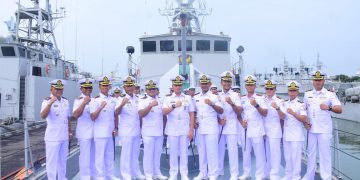 Tongkat Komando KRI Singa-651 dan KRI Layang-635 Diserahterimakan