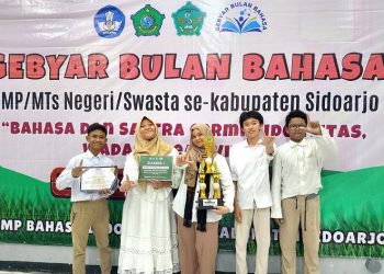 Siswa SMP PGRI 9 Sidoarjo Juga Piawai Dalam Kompetisi Musikalisasi Puisi