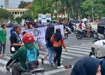 Peduli Korban Semeru, PMII dan Ormawa Unusida Turun ke Jalan Galang Bantuan
