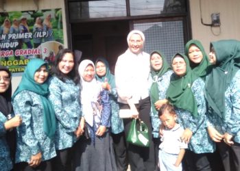 Arzeti Bilbina Salurkan Bantuan MT Bumil dan MT Balita, Juga Beri Pencerahan Kebangsaan