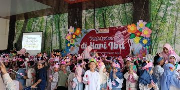 KB-TK Al Falah Darussalam Pererat Ibu dan Anak Melalui Peringatan Hari Ibu