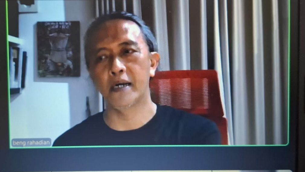 Beng Rahardian, seorang ilustrator, komikus, karikaturis, tampil dalam webinar NgideYuk: Menggambar di Era AI dan Kreativitas Manusia Tak Tergantikan, Jumat (19/12) malam.