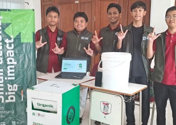 Siswa SMK Telkom Berwirausaha Olah Sampah Jadi Makanan Ternak Malalui Lumbung Hijau