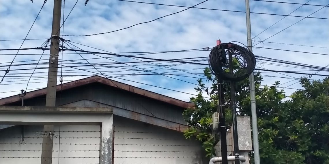 Warga Sumberbendo Protes Kabel Wifi Semrawut, Satu Provider Jadi Sasaran Pemutusan Jaringan