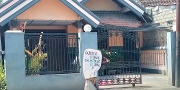 Jalan Rusak di Gurah Kediri Berujung Maut, Protes Warga Muncul lewat Simbol Patok Kuburan
