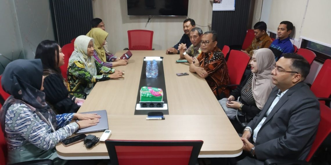 Update Pertumbuhan Bisnis Port & Logistics, Dosen STIAMAK – UMG Kunjungi 4 Terminal