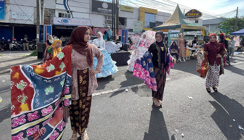 SMP Maarif NU Pandaan Unjuk Karya di CFD