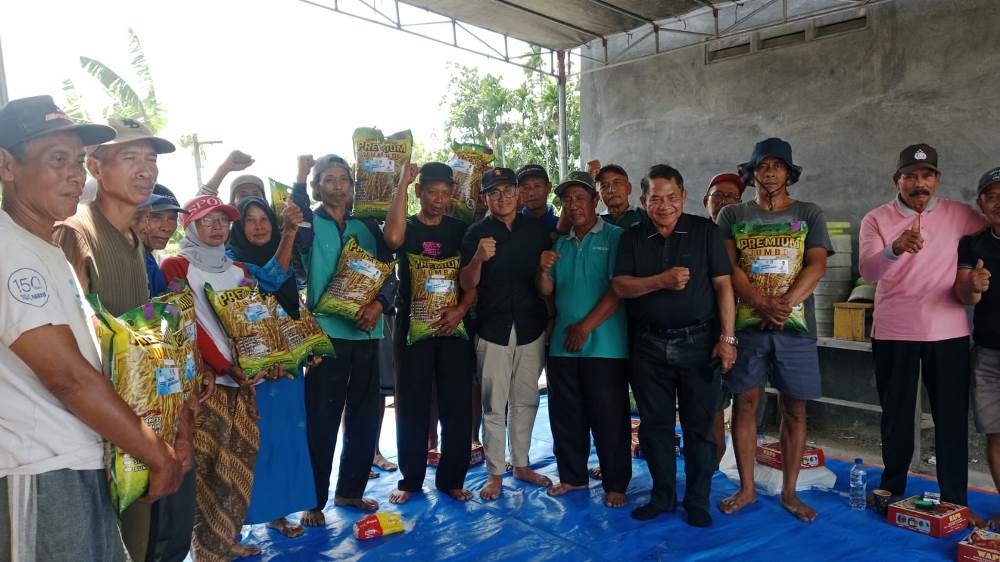 Dukung Sektor Pertanian, Mas Tama Bantu Bibit Padi untuk Petani Jogosatru