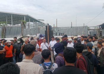 Ratusan Massa Kembali Amankan Lahan Sengketa di Tambak Oso, Pasca Adanya Klaim Wakaf untuk Ormas dari PT Kejayan Mas