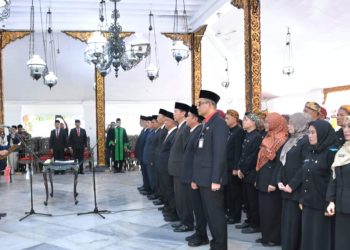 Perkuat Kinerja Tingkatkan Layanan Publik, Bupati Sumenep Geser Sejumlah Pimpinan