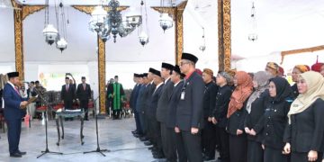 Perkuat Kinerja Tingkatkan Layanan Publik, Bupati Sumenep Geser Sejumlah Pimpinan