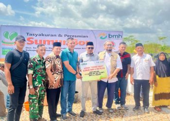 Keluarga Hj.dr. Rini Yulianti Bersama BMH Sidoarjo Resmikan Sumur Bor ke Enam di Dusun Semampir, Sidoarjo