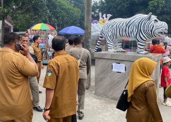Patung Macan Putih di Kediri Ramai Disorot Warganet, Pemkab Dorong Pengelolaan Parkir dan Ketertiban