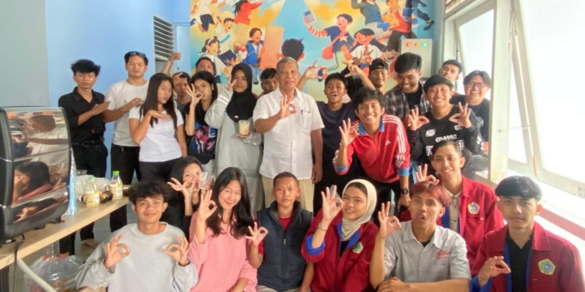 Puluhan Remaja Surabaya Utara Ikuti Pelatihan Barista STIAMAK Surabaya