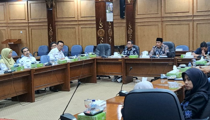 DPRD dan Dinas Dikbud Sidoarjo Siap Perjuangkan Kepala Sekolah Terdampak Regulasi