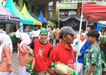 YPM Ngelom Gelar Pasar Beras Murah dan Beri Pemeriksan Kesehatan Secara Gratis