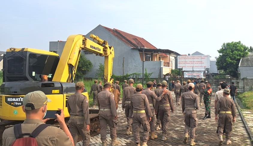 Sat Pol PP Sidoarjo Siap Membuka Akses Jalan Mutiara City-Mutiara Regency