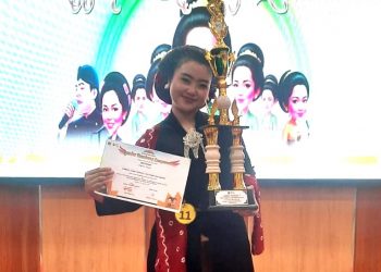 ‘Jenang Gulo’ Antarkan Siswi SMK Negeri 2 Buduran Juara I Lomba Nembang Campursari
