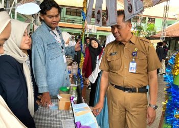 Kacabdin Pendidikan Sidoarjo Beri Apresiasi Campus Expo SMK Negeri 2 Buduran