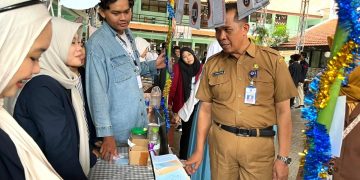 Kacabdin Pendidikan Sidoarjo Beri Apresiasi Campus Expo SMK Negeri 2 Buduran