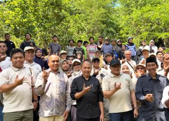 Sambut 1 Abat NU, UMAHA Hijaukan Hutan Wakaf dengan Penanaman Pohon Cengkeh