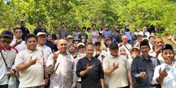 Sambut 1 Abat NU, UMAHA Hijaukan Hutan Wakaf dengan Penanaman Pohon Cengkeh